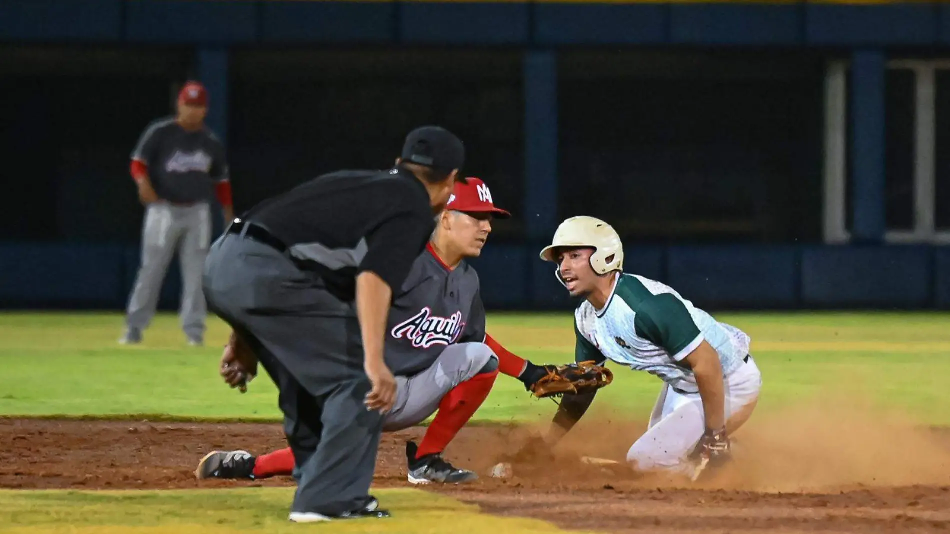 Águilas vencen a Cimarrones en pretemporada 